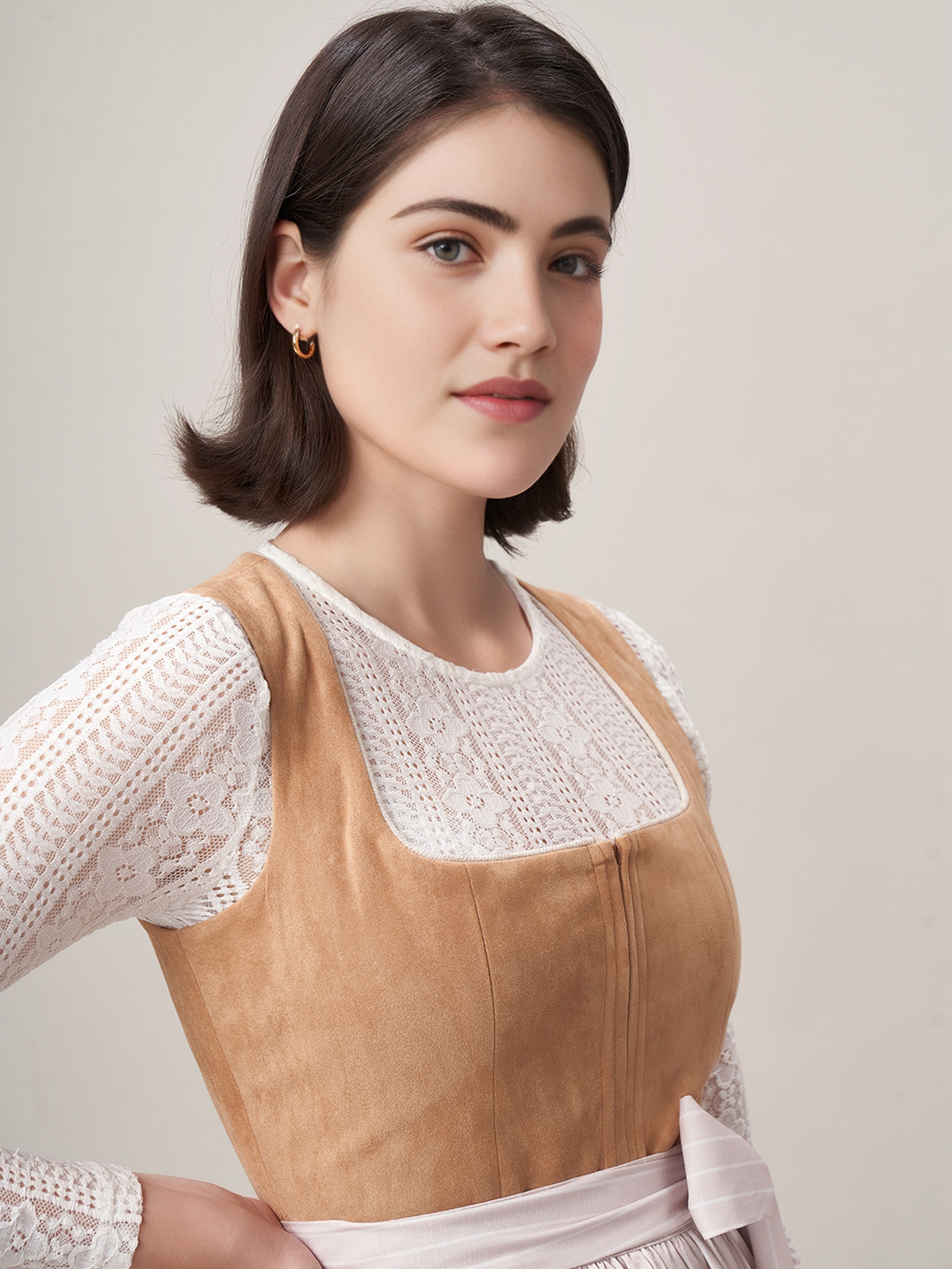 Maxi Dirndl Samt in Braun