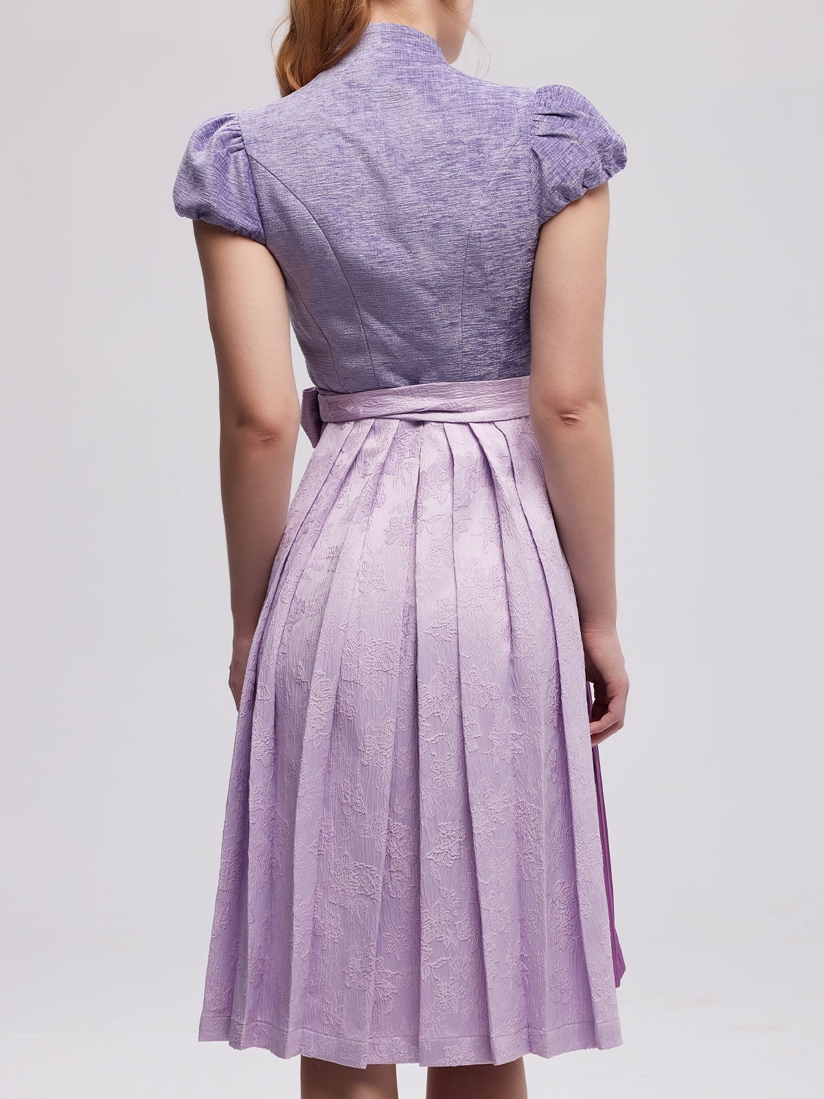 Dirndl Midi Grün – Eleganz trifft Tradition