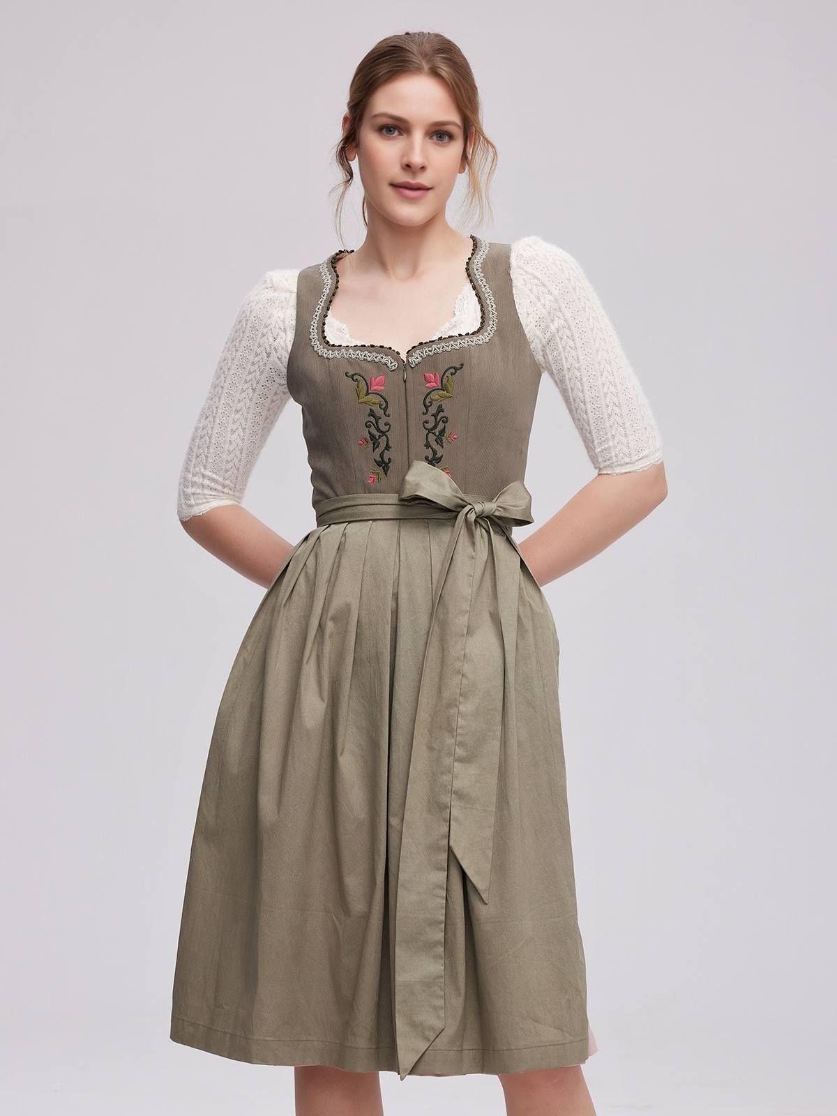 Dirndl in Grün – perfekt für Festivals und Events
