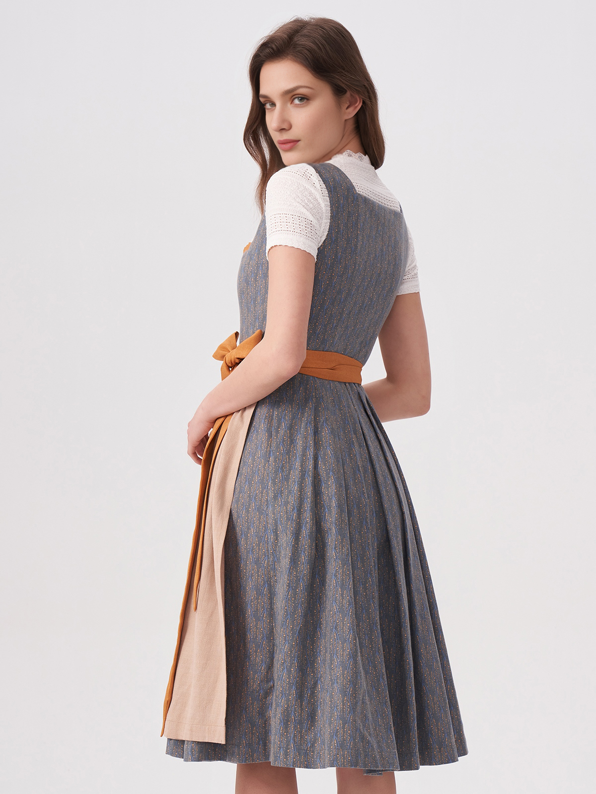 Dirndl grün midi – Eleganz und Tradition vereint