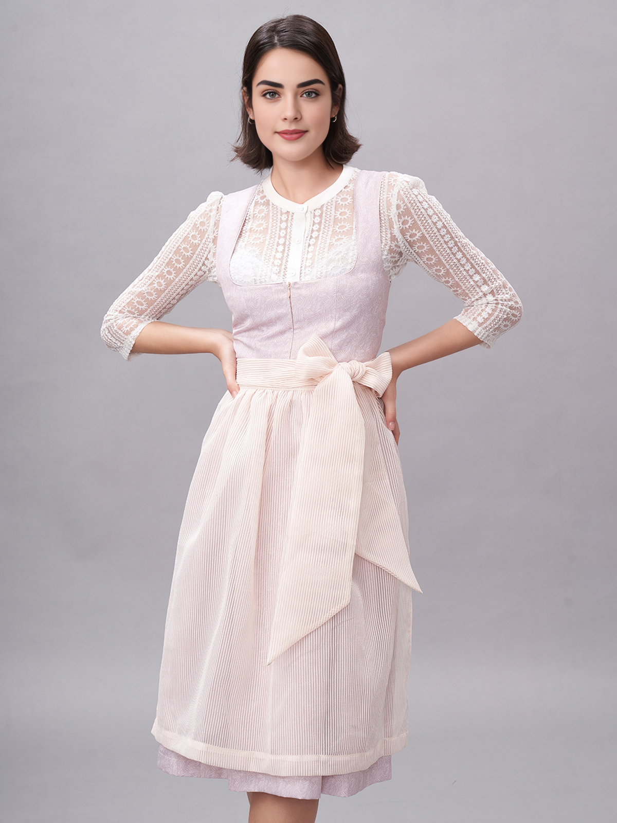 Modernes Dirndl in Rosa