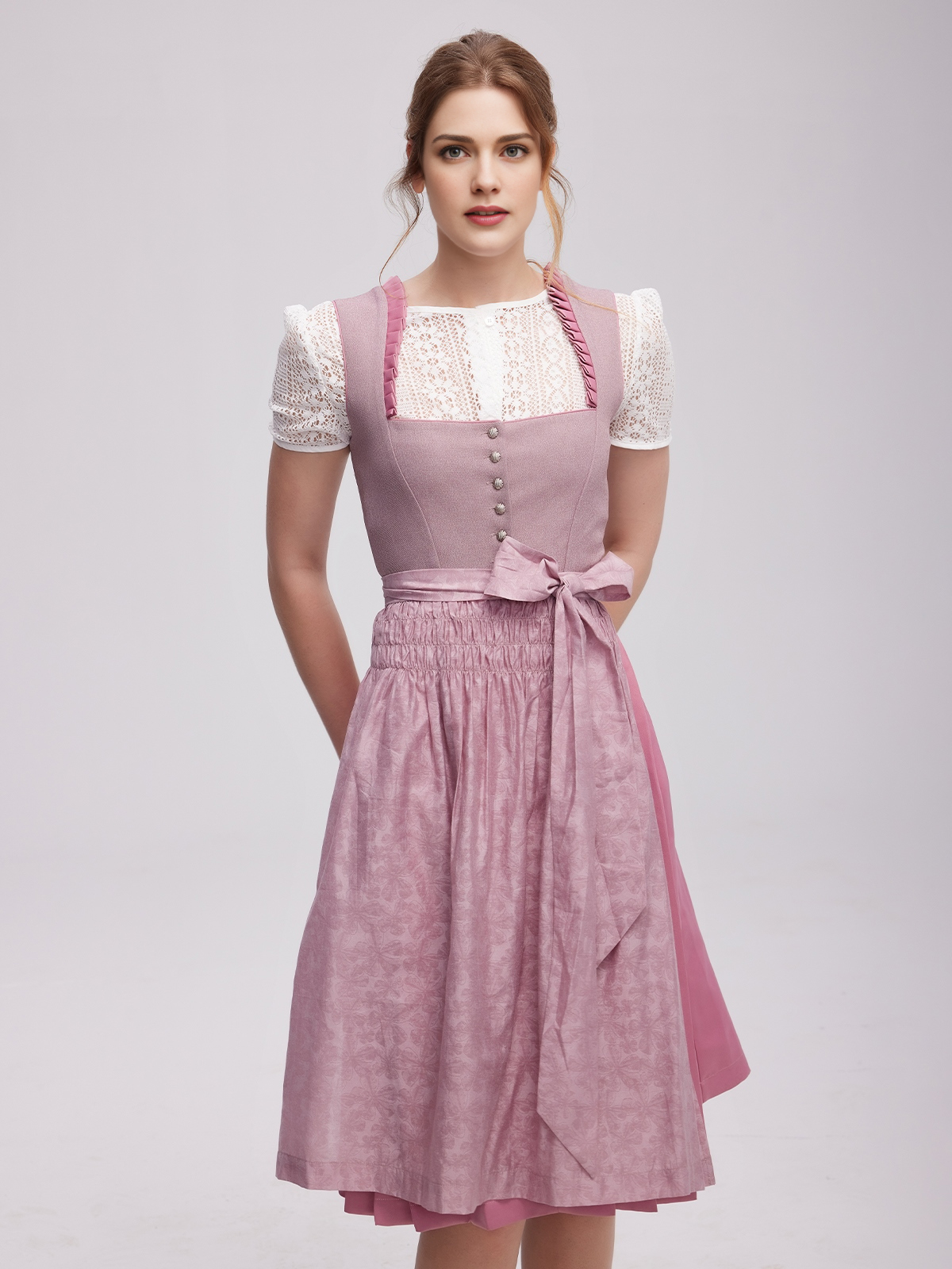Dirndl Leder in lila – Eleganz und Tradition vereint