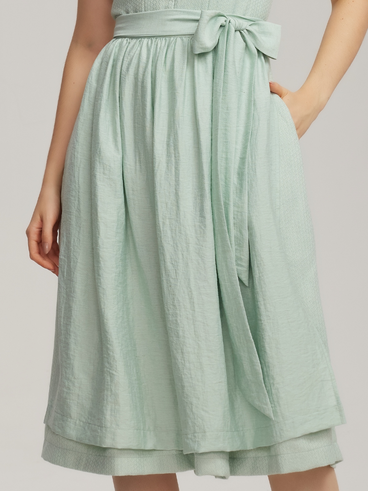 Dirndl in Grün-Blau-Kombination