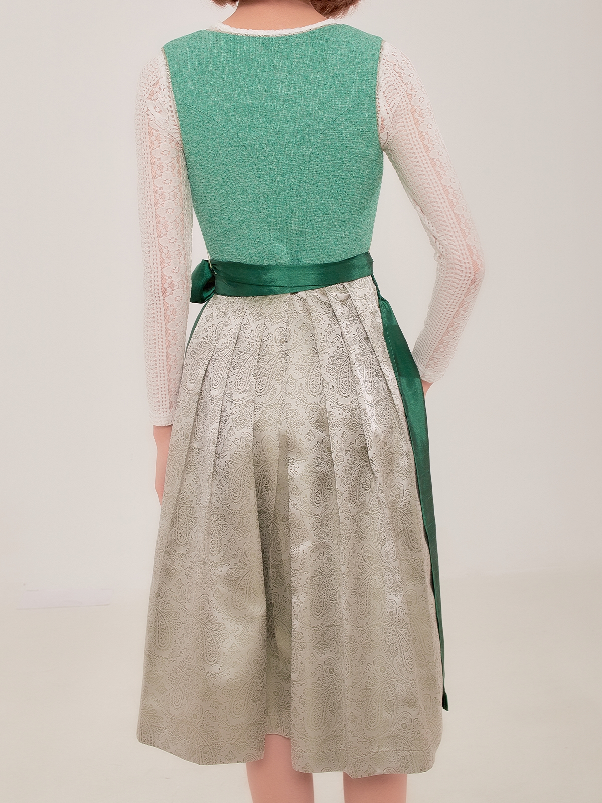 Ein elegantes blaues Dirndl als Inspirationsquelle