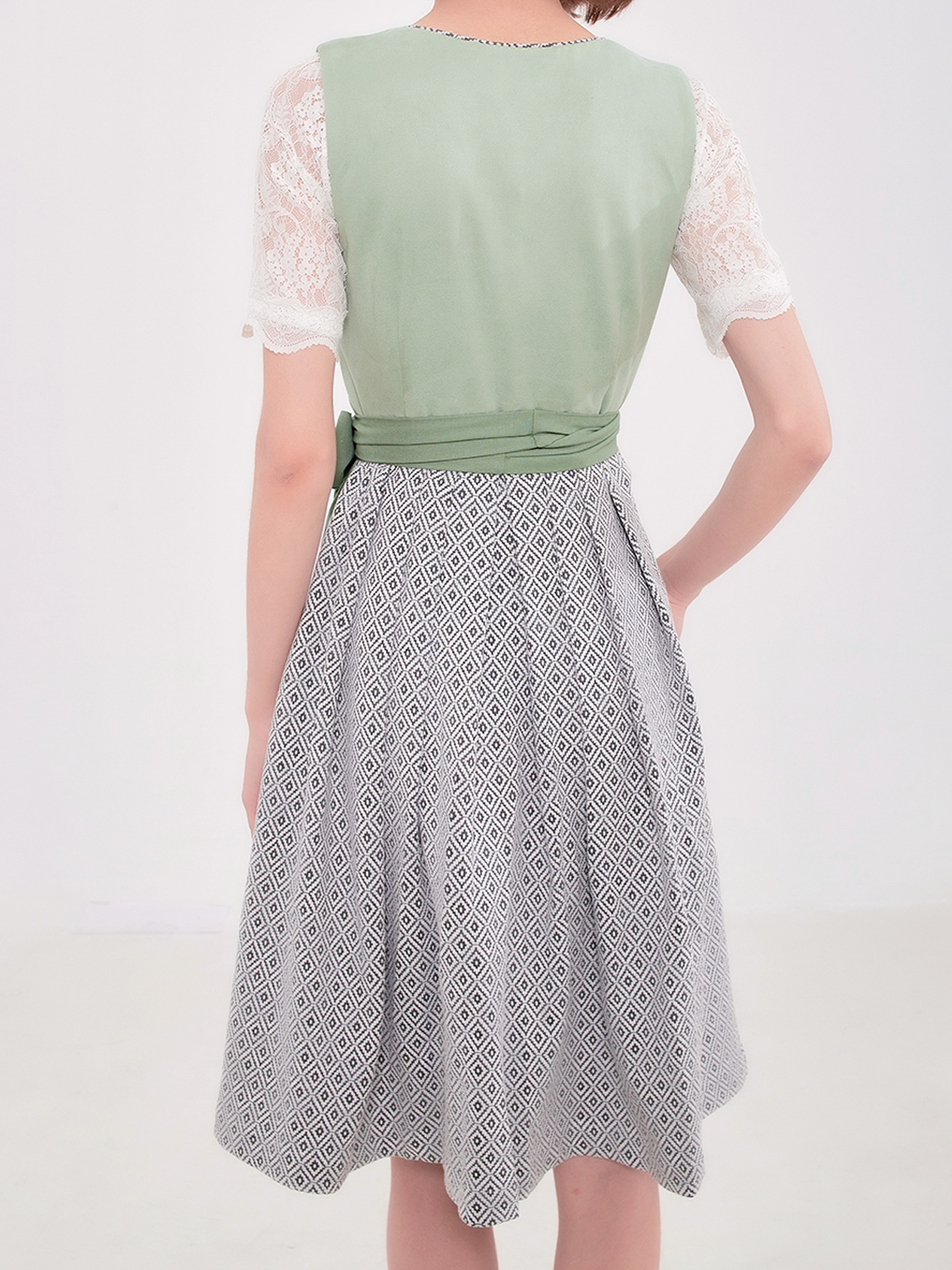 Samt-Dirndl in Grün