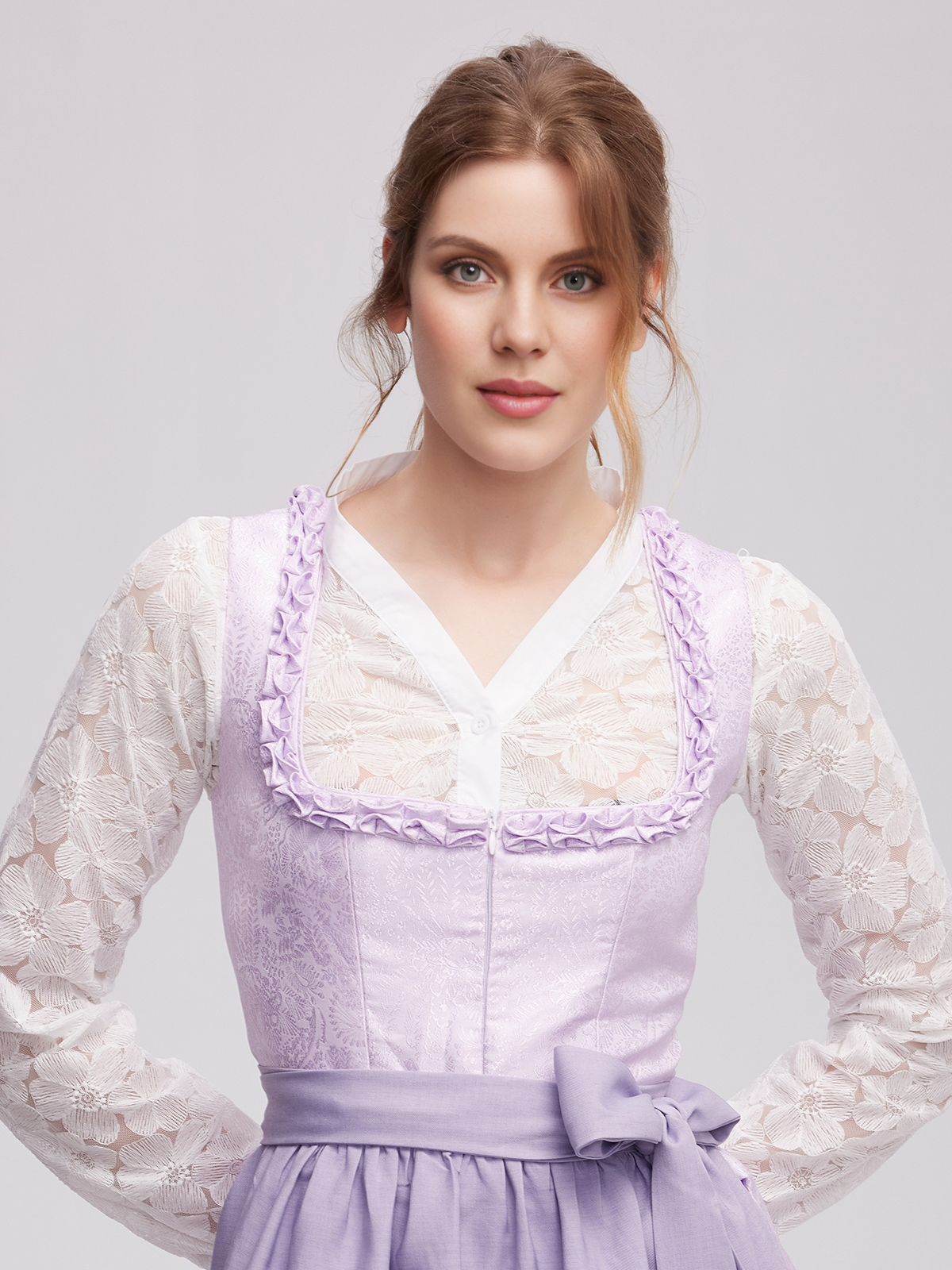 Dirndlbluse in Lila