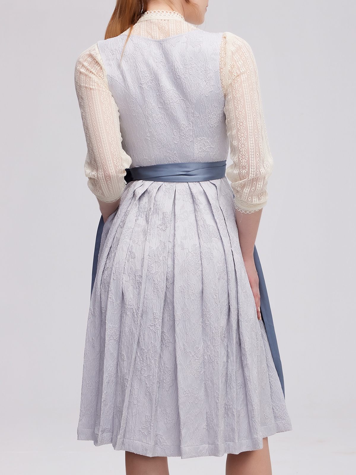 Dirndlbluse mit Herzausschnitt in Blau