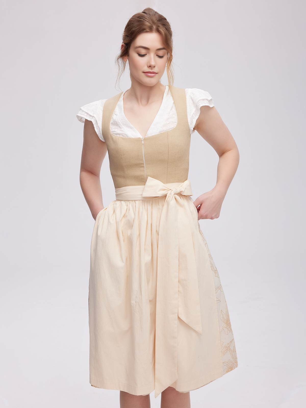 Dirndl Grün in Braun
