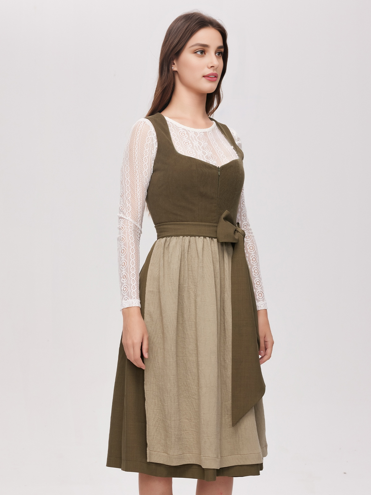 Dirndl in Grün – ein Beispiel für farbenfrohe Trachtenmode